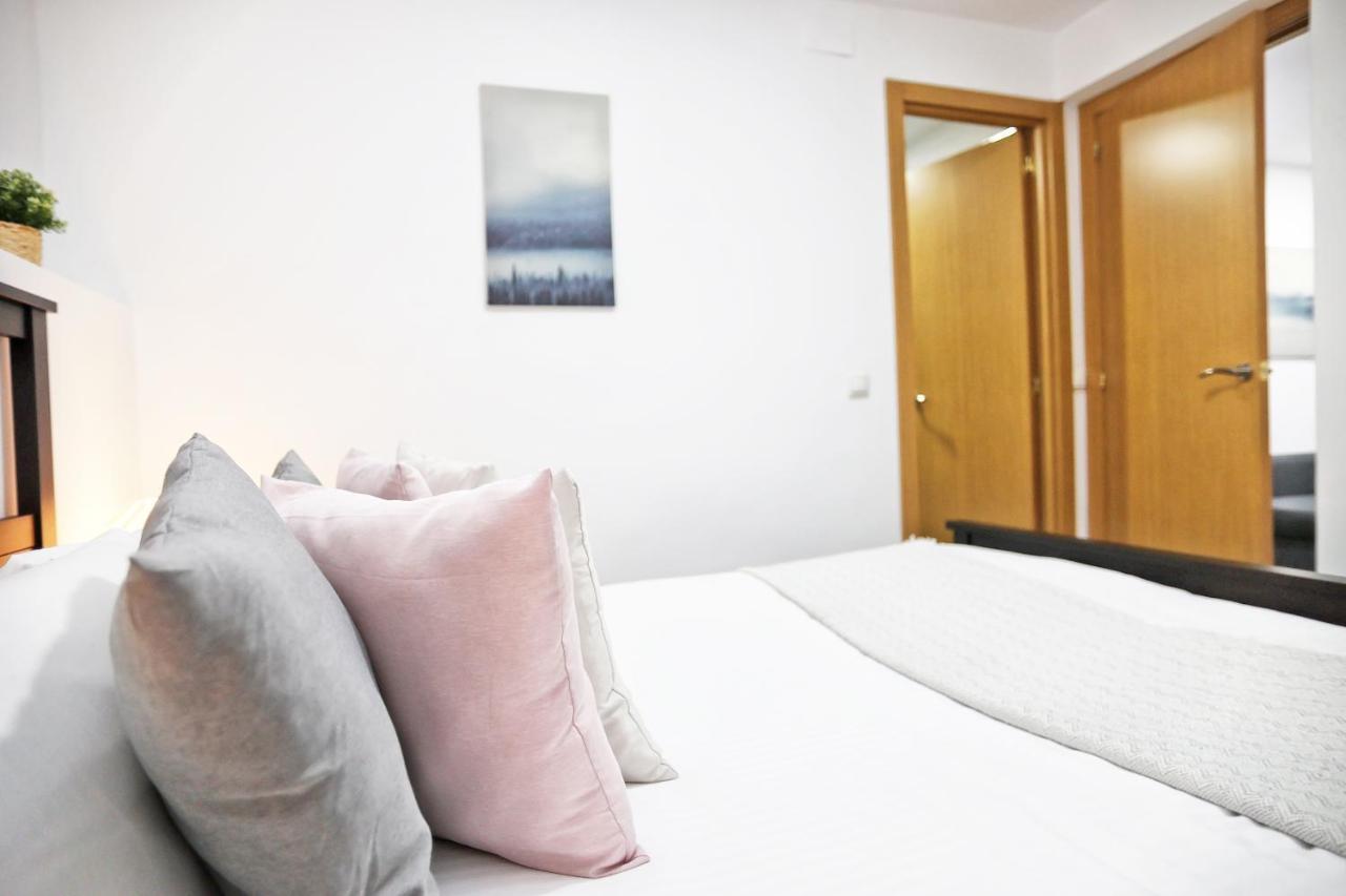 Holidays2Malaga Goya - Zona Huelin & 500 Mts De La Playa Apartment Exterior foto