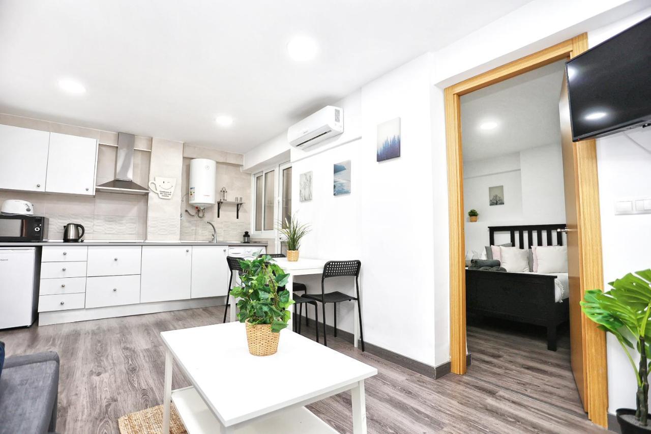Holidays2Malaga Goya - Zona Huelin & 500 Mts De La Playa Apartment Exterior foto